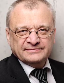 Portraitfoto von Volker Mahnken