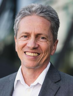 Portraitfoto von Dr. Klaus Schenck