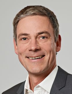 Portraitfoto von Sven Henze