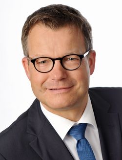 Portraitfoto von Prof. Dr. Ralph Tunder